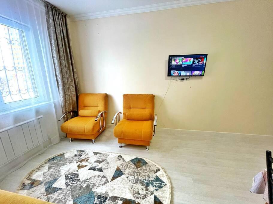 Уютная Квартира В Центре Возле Адк Almaty Ngoại thất bức ảnh
