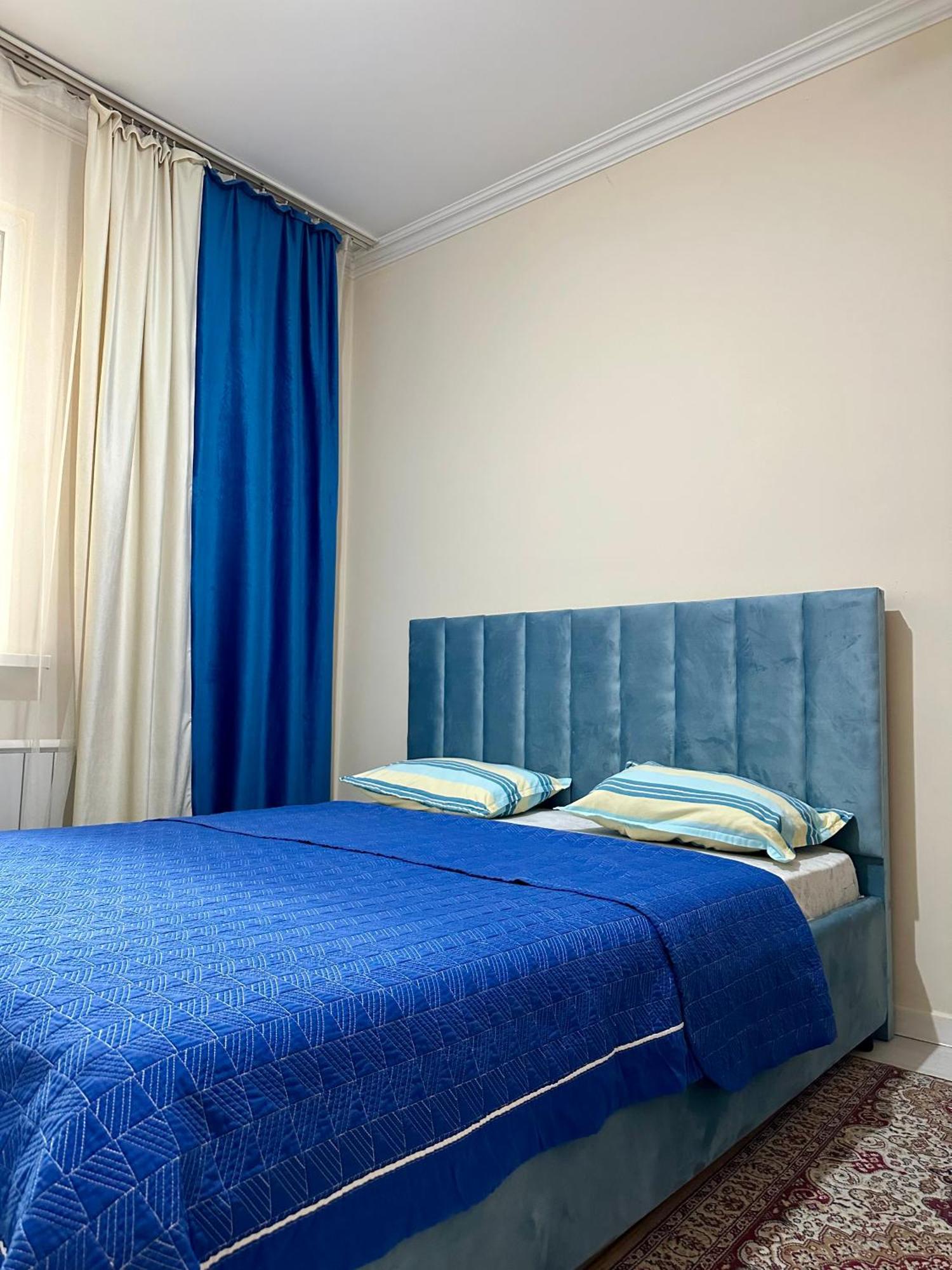 Уютная Квартира В Центре Возле Адк Almaty Ngoại thất bức ảnh